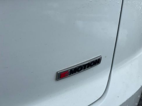 Used 2022 Volkswagen Atlas Cross Sport SE image 28