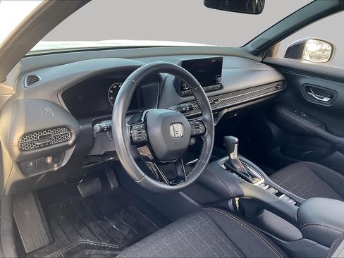 Used 2025 Honda HR-V Sport image 17