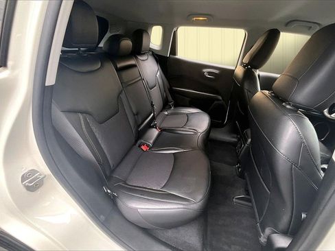 Used 2019 Jeep Compass Latitude w/ Popular Equipment Group image 24