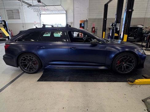 Used 2021 Audi RS 6 w/ Carbon Optic Package image 9