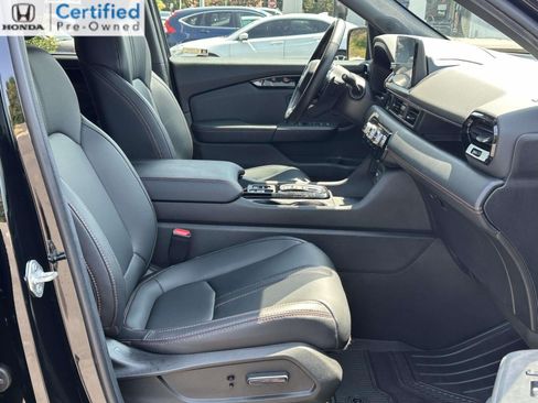 Certified 2025 Honda Pilot TrailSport image 6
