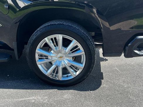 Used 2022 Chevrolet Silverado 1500 High Country w/ High Country Premium Package image 7