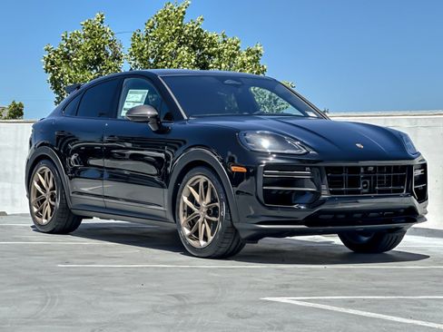 New 2026 Porsche Cayenne Turbo GT AWD/4WD image 10