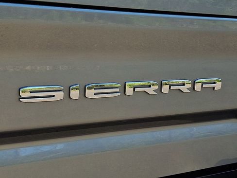 Used 2026 GMC Sierra 2500 AT4 w/ AT4 Premium Plus Package AWD/4WD image 33
