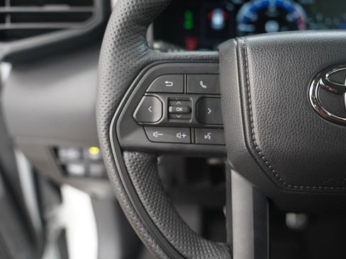 Used 2025 Toyota Sequoia TRD Pro AWD/4WD image 13