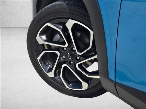 Used 2025 Chevrolet Trax RS w/ Driver Confidence Package FWD image 9