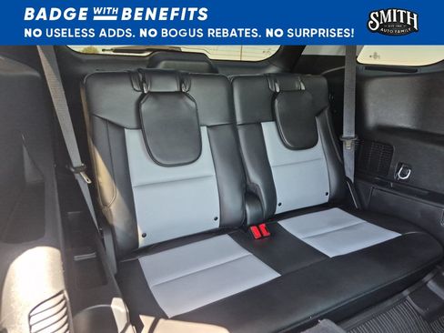 Used 2023 Ford Explorer XLT RWD image 15