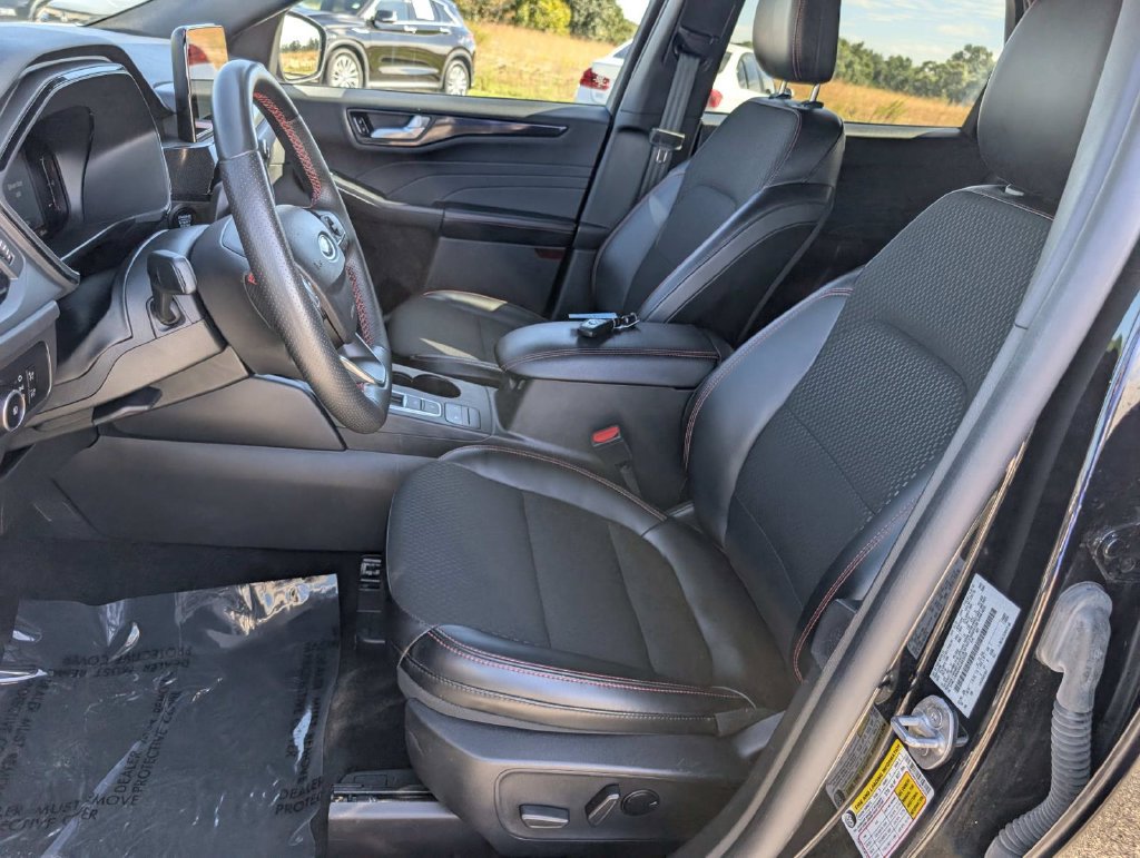 Used 2025 Ford Escape ST-Line Select AWD/4WD image 15