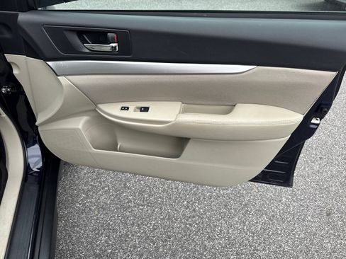 Used 2014 Subaru Outback 2.5i Premium w/ Accessory Value Package (OYR) image 14