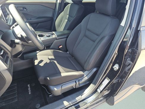 Used 2023 Nissan Rogue S AWD/4WD image 6