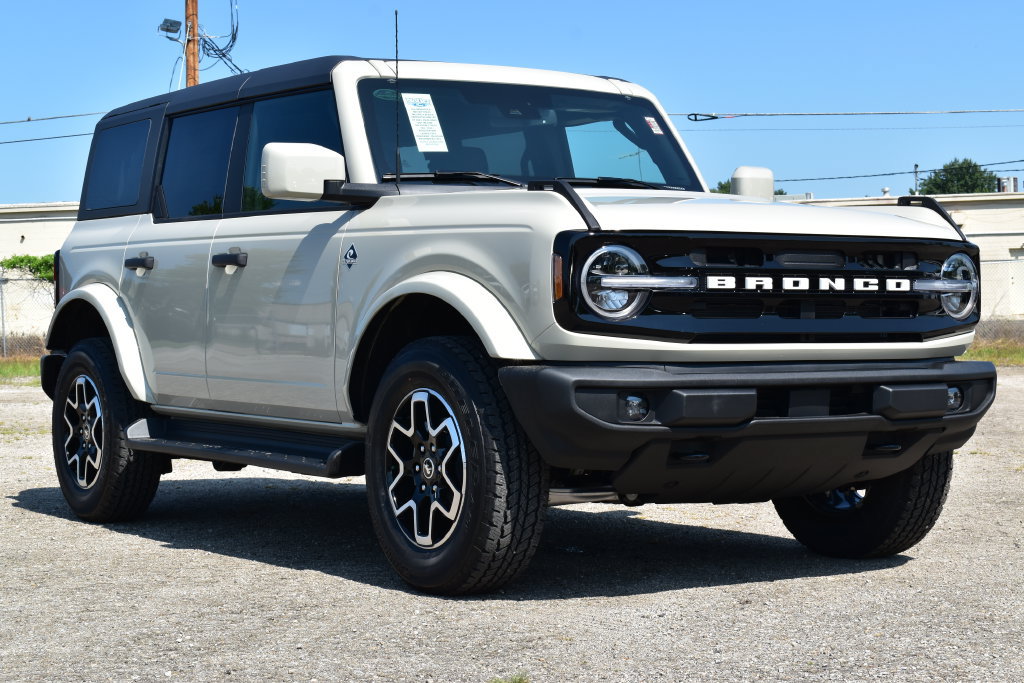 New 2026 Ford Bronco Outer Banks AWD/4WD image 3
