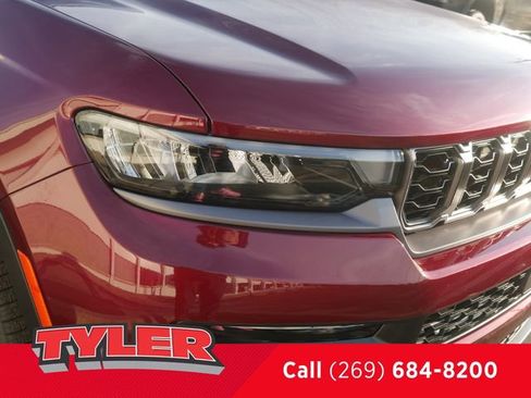 New 2026 Jeep Grand Cherokee L Limited w/ Limited Altitude Package AWD/4WD image 10