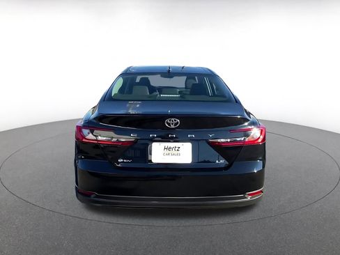 Used 2025 Toyota Camry LE image 12