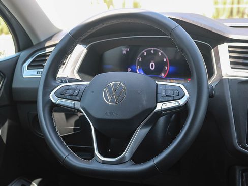 Used 2024 Volkswagen Tiguan SE FWD image 16