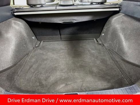 Used 2022 Toyota Prius XLE image 34