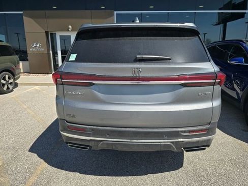 Used 2025 Buick Enclave Preferred w/ Power Package image 6