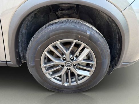 Used 2024 Nissan Rogue S AWD/4WD image 25