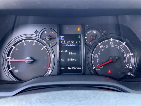 Used 2022 Toyota 4Runner SR5 Premium w/ Moonroof Package RWD image 25