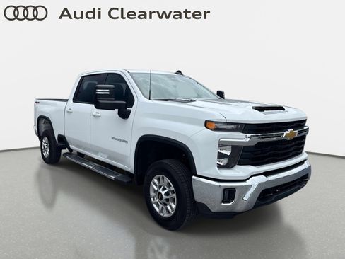Used 2025 Chevrolet Silverado 2500 LT w/ Convenience Package AWD/4WD image 6
