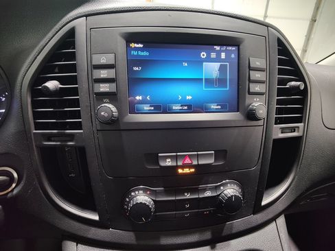 Used 2021 Mercedes-Benz Metris image 27