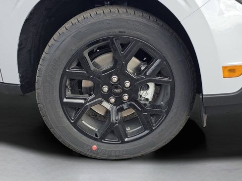 New 2025 Ford Maverick Lariat w/ Black Appearance Package image 18