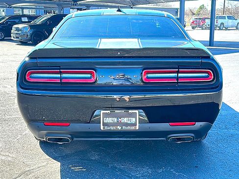 Used 2018 Dodge Challenger SXT Plus image 7