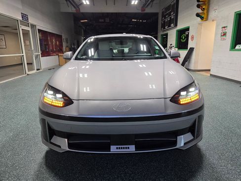 Used 2025 Hyundai Ioniq 6 SEL AWD/4WD image 3