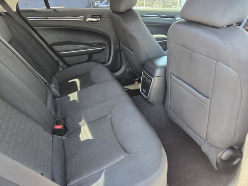 Used 2023 Chrysler 300 Touring RWD image 28