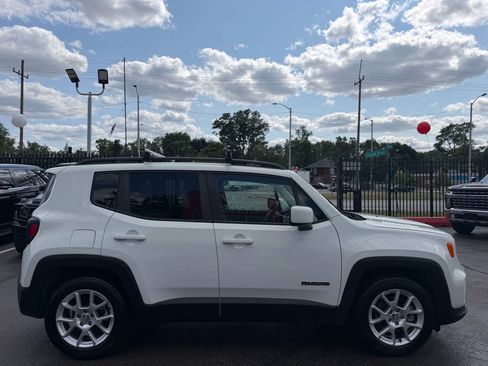 Used 2021 Jeep Renegade Latitude FWD image 4