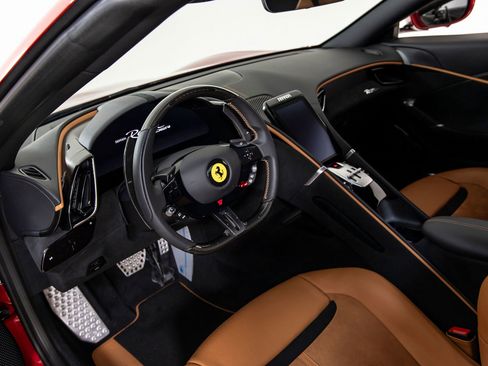 Certified 2025 Ferrari Roma Spider RWD image 4