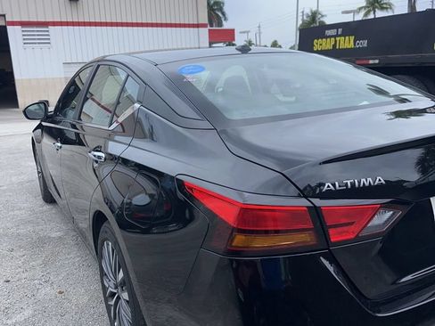 Used 2025 Nissan Altima 2.5 SV FWD image 9