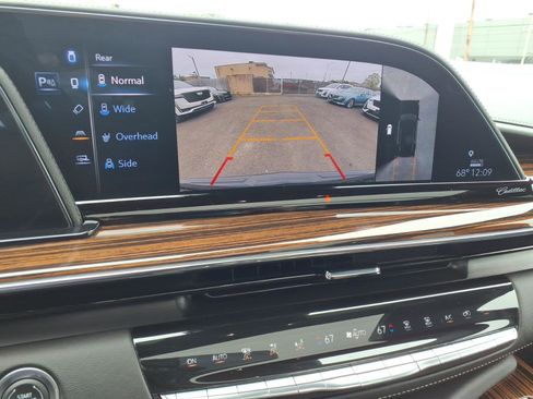 Certified 2024 Cadillac Escalade ESV Premium Luxury AWD/4WD image 32