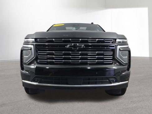 Used 2025 Chevrolet Suburban High Country AWD/4WD image 50