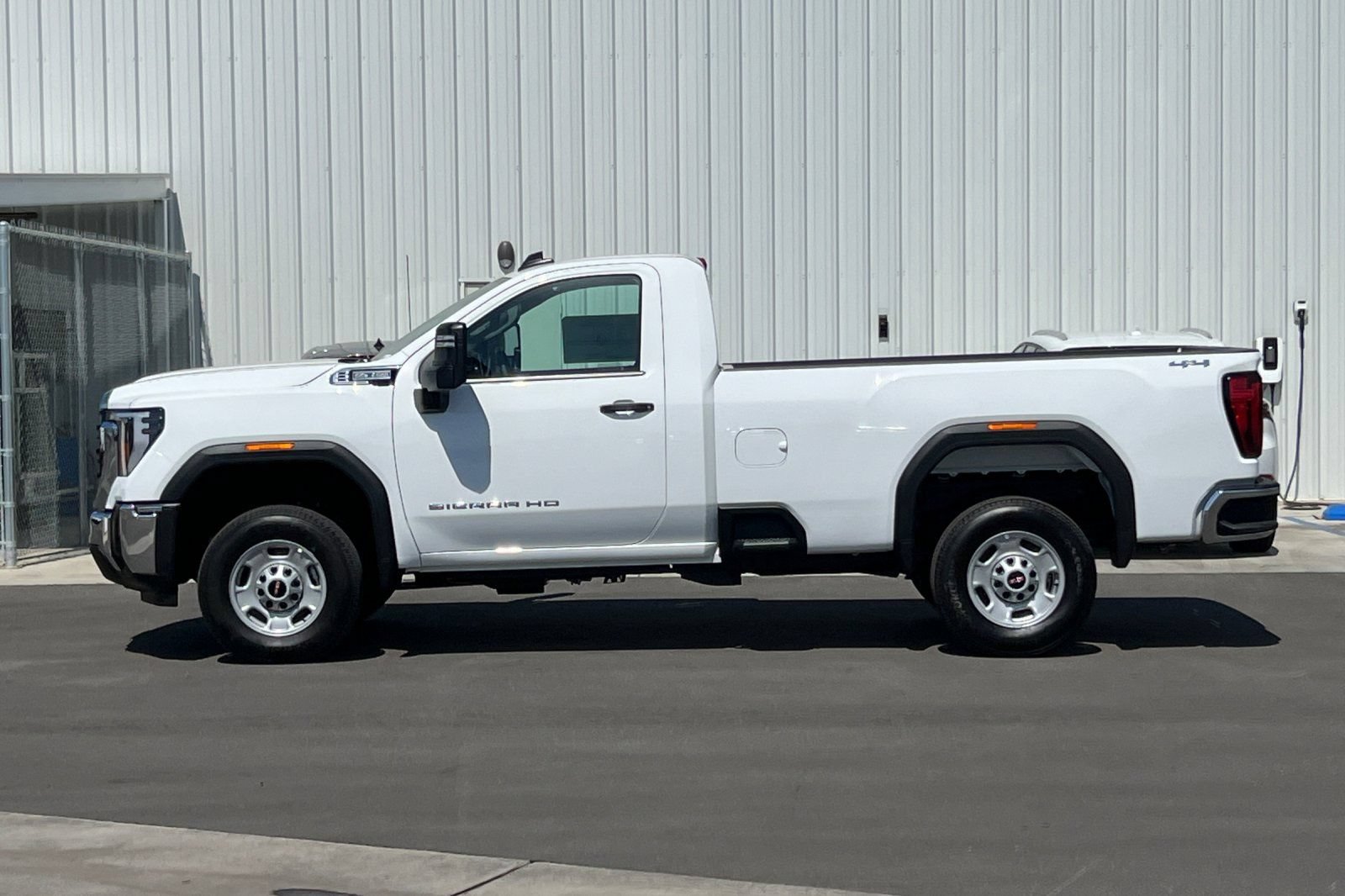 New 2025 GMC Sierra 2500 Pro w/ Convenience Package AWD/4WD image 8