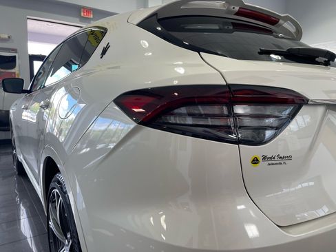 Used 2022 Maserati Levante Modena AWD/4WD image 15