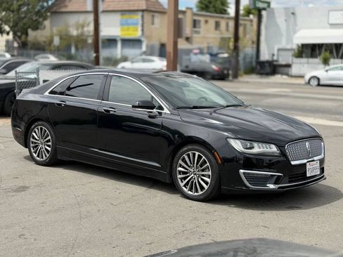 Used 2017 Lincoln MKZ Premiere FWD image 18