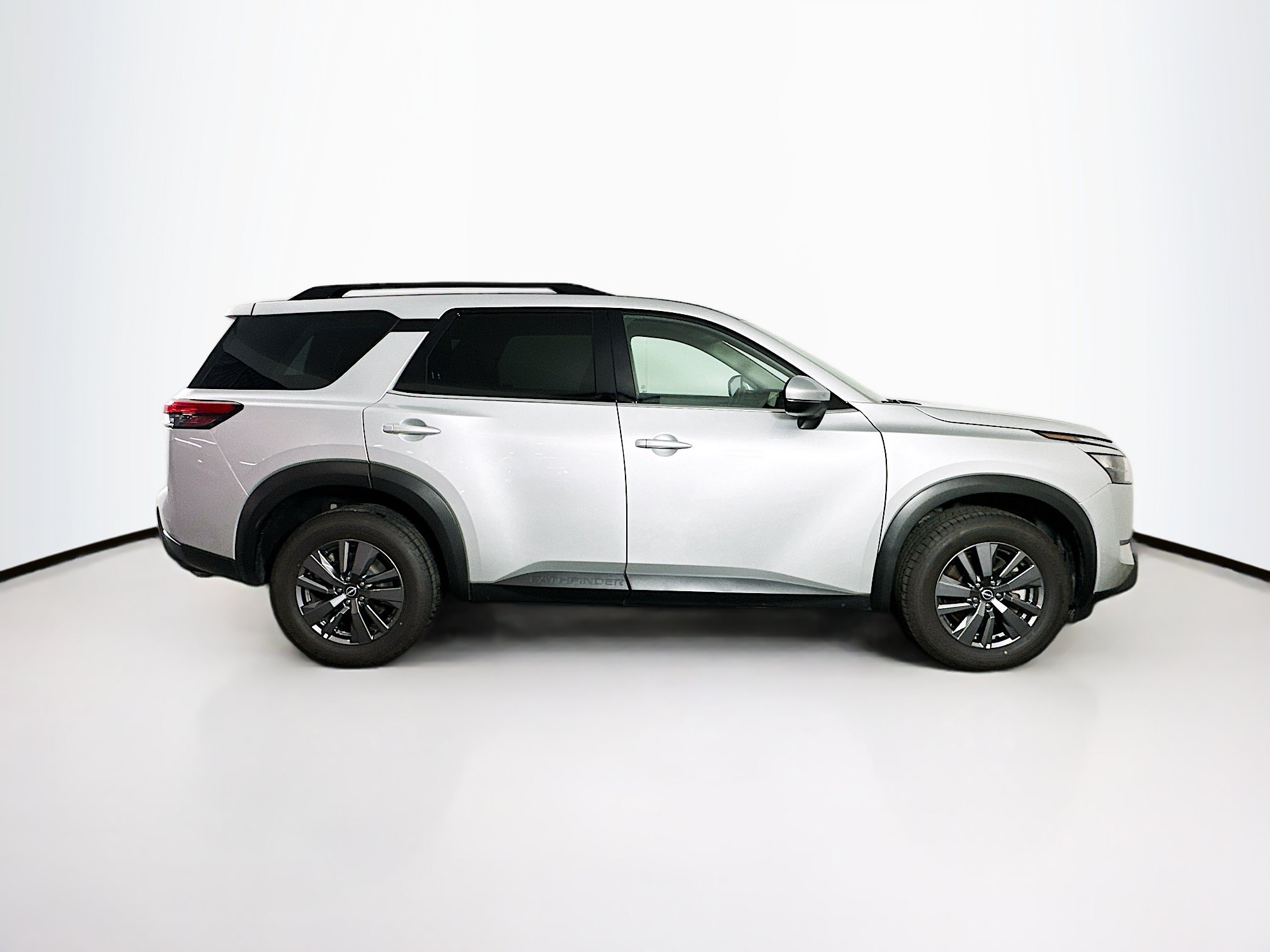 Used 2025 Nissan Pathfinder SV FWD image 10