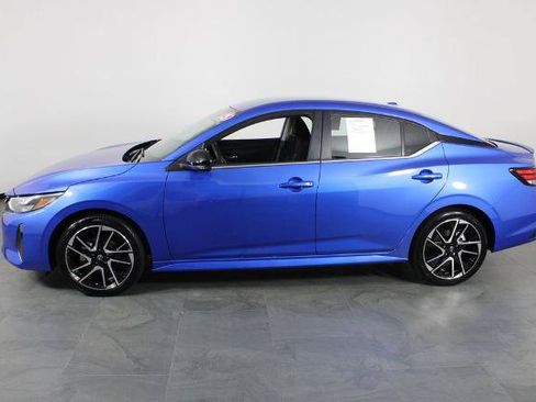 Certified 2025 Nissan Sentra SR FWD image 14