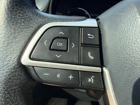 Used 2021 Toyota Sienna XLE FWD image 50