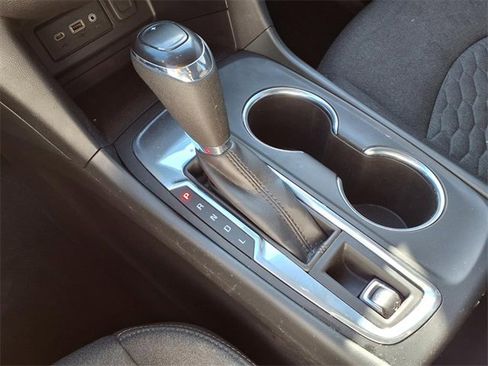 Used 2020 Chevrolet Equinox LT w/ Driver Convenience Package image 9