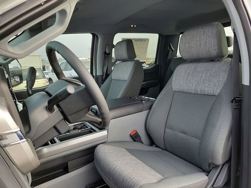 New 2026 Ford F250 XLT w/ XLT Premium Package AWD/4WD image 11