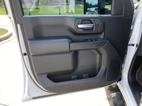 Used 2023 Chevrolet Silverado 2500 Custom w/ Gooseneck/5TH Wheel Package AWD/4WD image 12