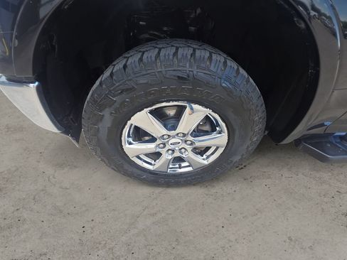Used 2019 Ford F150 Lariat w/ Equipment Group 502A Luxury AWD/4WD image 9