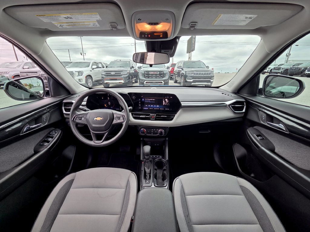 Used 2024 Chevrolet TrailBlazer LT w/ Driver Confidence Package FWD image 26
