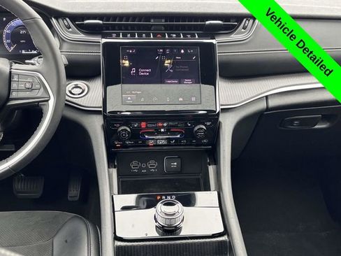 Used 2024 Jeep Grand Cherokee L Altitude image 30