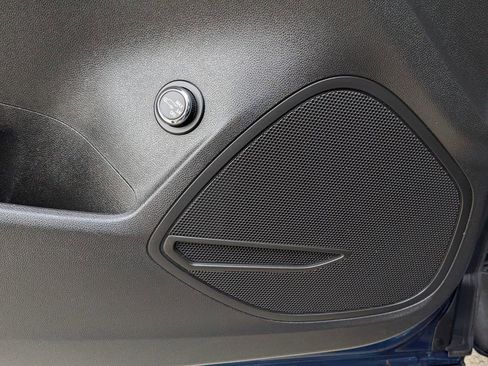 Used 2023 Buick Envision Essence image 14