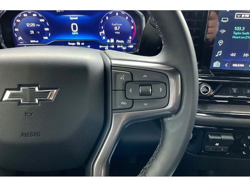 Used 2024 Chevrolet Silverado 2500 ZR2 w/ Technology Package image 21