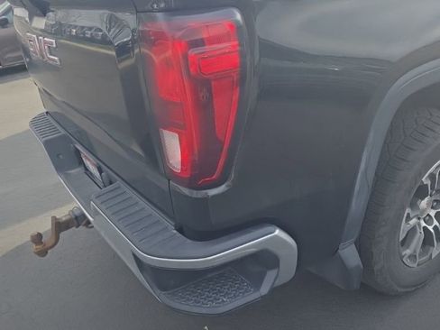 Used 2019 GMC Sierra 1500 SLE w/ X31 Off-Road Package AWD/4WD image 7