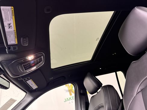 New 2026 Jeep Grand Cherokee Limited Reserve image 24