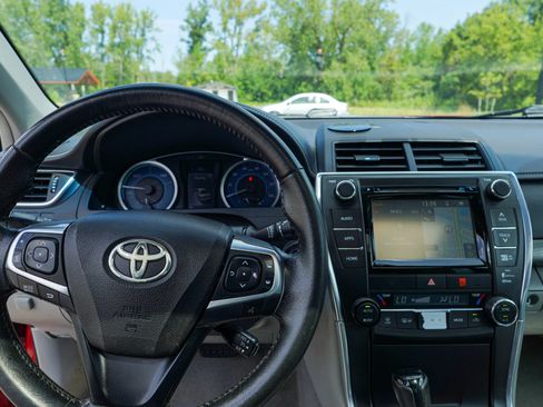 Used 2016 Toyota Corolla LE FWD image 13